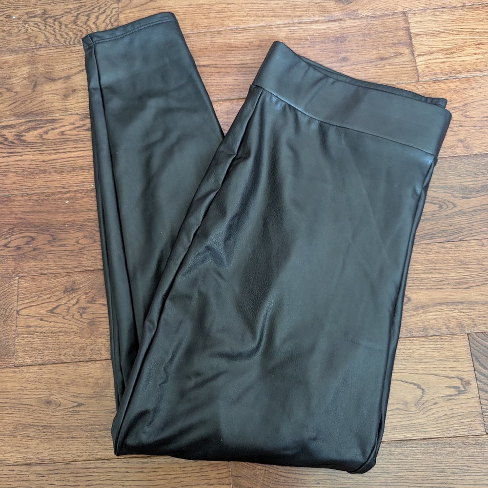 EUC Loft Ladies Pleather Imitation Leather Black Leggings Size Large
